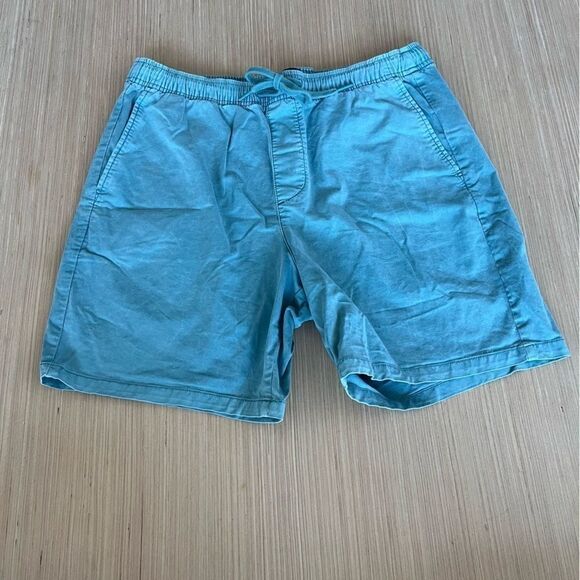 Men's Gap Light Sage Green Shorts - Picture 2 of 7